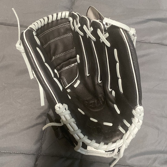 Wilson Other - NWT Wilson A360 Youth Black Baseball Glove